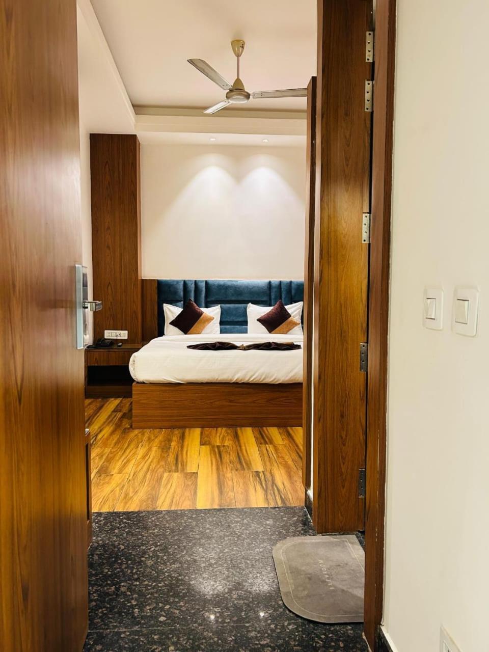Hotel Swarn Bhoomi Kanpur Exterior foto